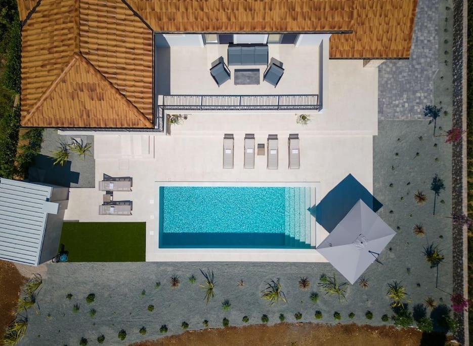 Luxury Villa Harmony With Heated Pool And Seaview Vrh  Exterior photo
