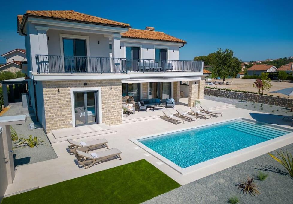 Luxury Villa Harmony With Heated Pool And Seaview Vrh  Exterior photo