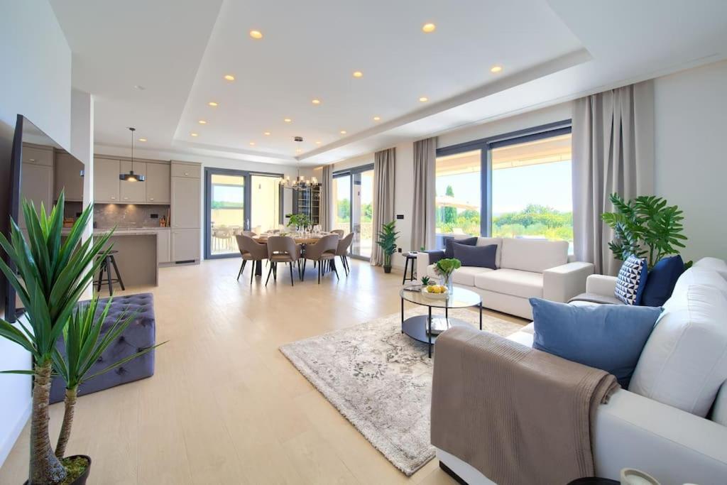 Luxury Villa Harmony With Heated Pool And Seaview Vrh  Exterior photo