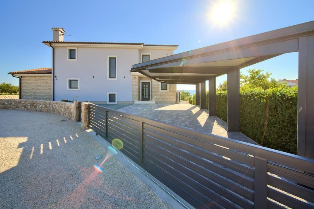 Luxury Villa Harmony With Heated Pool And Seaview Vrh  Exterior photo