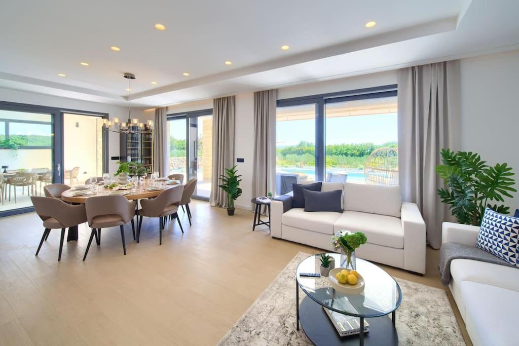 Luxury Villa Harmony With Heated Pool And Seaview Vrh  Exterior photo